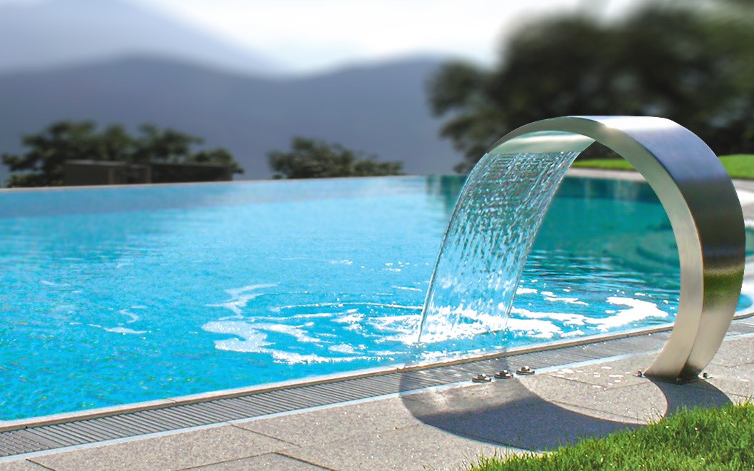 Fluvo-Cobra-water-curtain Best swimming pool accessories - water curtain