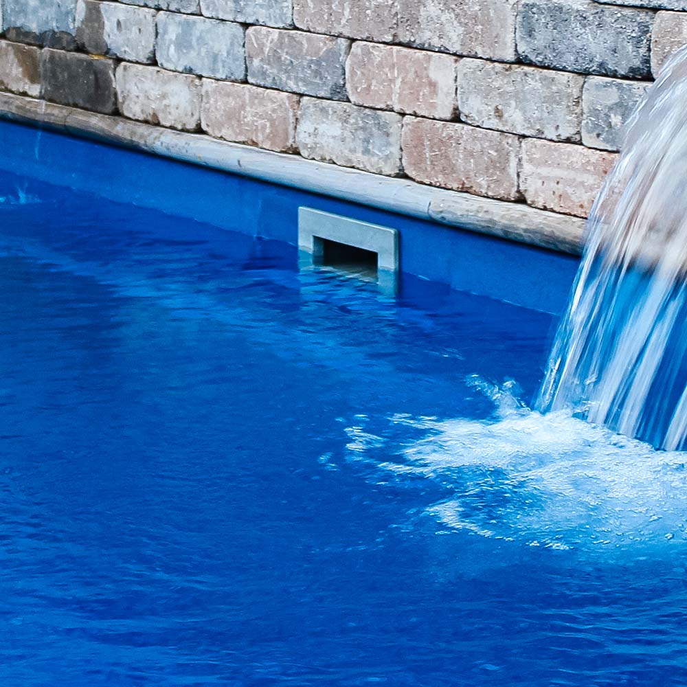 PoolMaintenance101_Thumb-Skimmer swimming pool skimmer