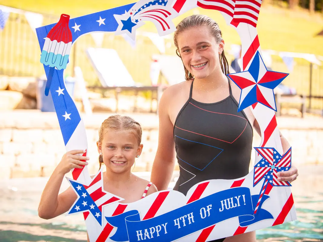 062822-July4Shoot-343 4th of July selfie frame by the swimming pool