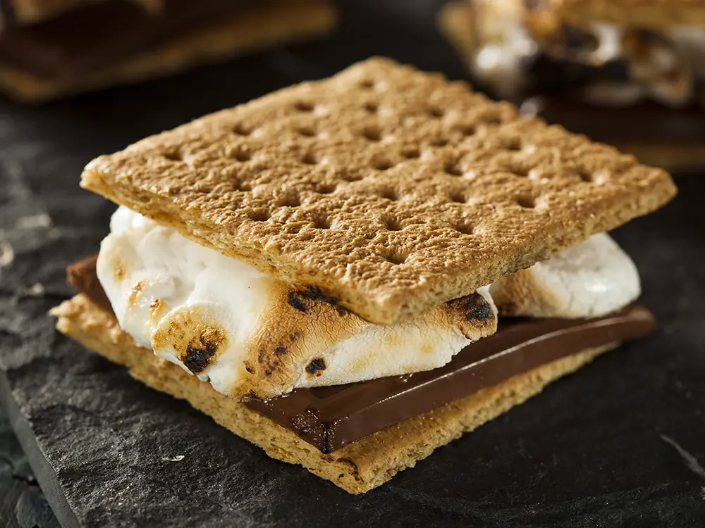 091523-BackyardBBQIdeas-1 Smores station for poolside BBQs