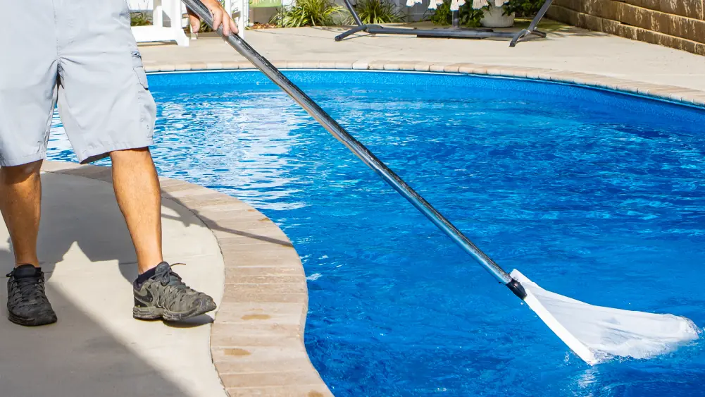 092724-PoolMaintenance-2DailyMaintenance Daily Pool Maintenance: Quick and Easy Tasks