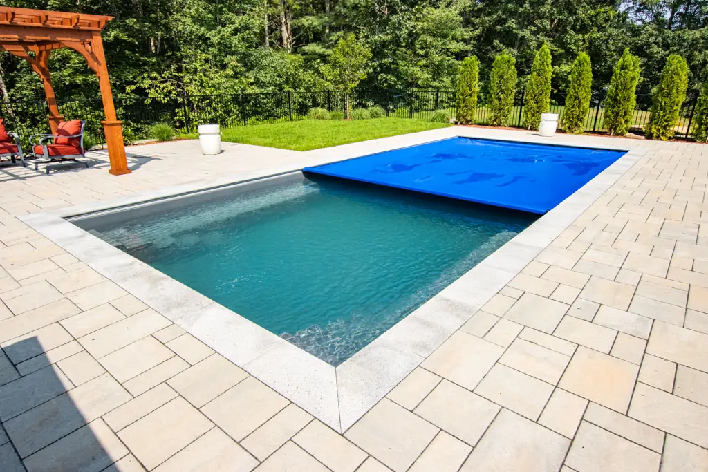 101223-DesignTrends-2 Design trends in fiberglass inground swimming pools