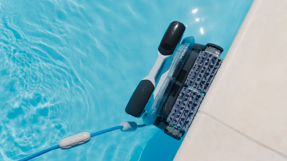 102524-DebunkingMyths-5DifficultToMaintain Fiberglass pools are not difficult to maintain