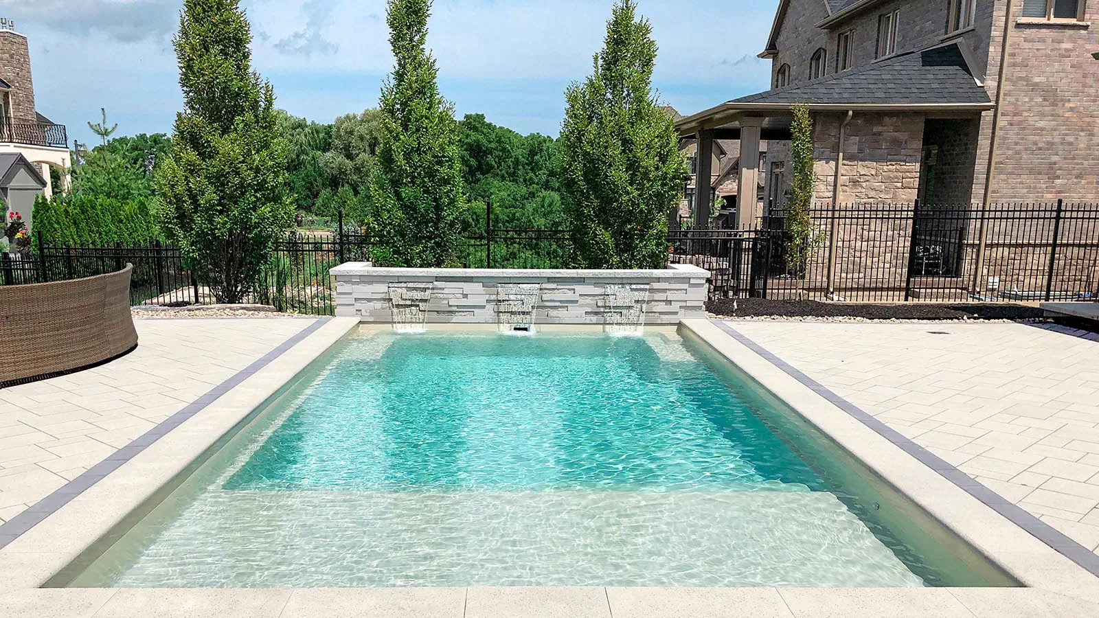 DiamondSand_Hero_2022 Diamond Sand swimming pool color