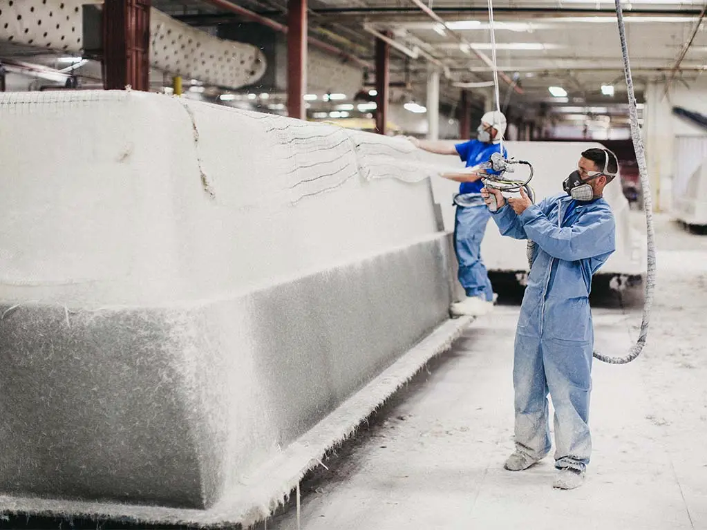 FindADealer_Manufacturing the manufacturing of a fiberglass pool
