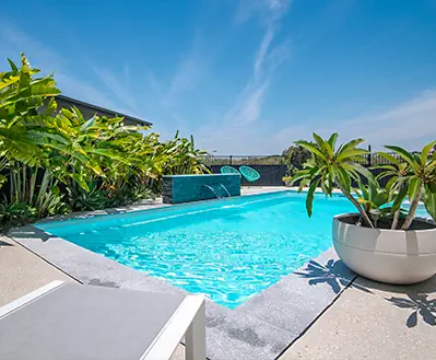 Leisure-Pools-shimmer-sky-pool-color-lifestyle
